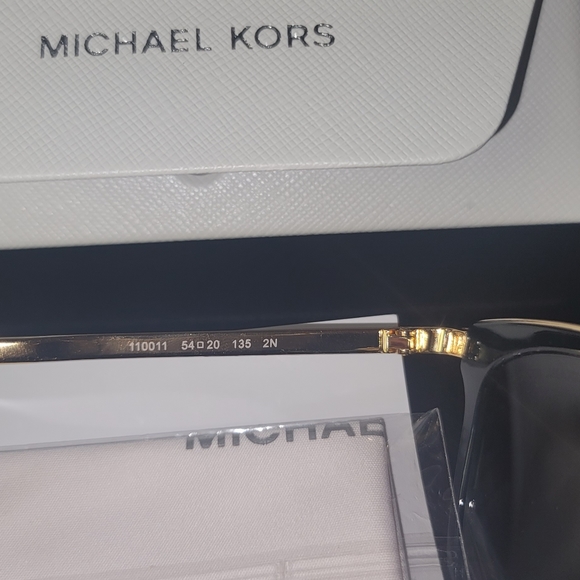 Michael Kors Adrianna I - Picture 3 of 6